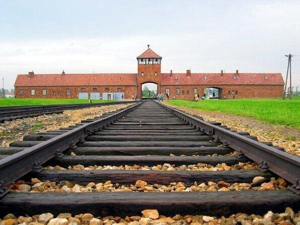 Full-Day Tour of Auschwitz-Birkenau and Salt Mine from Krakow - Key reasons this works well