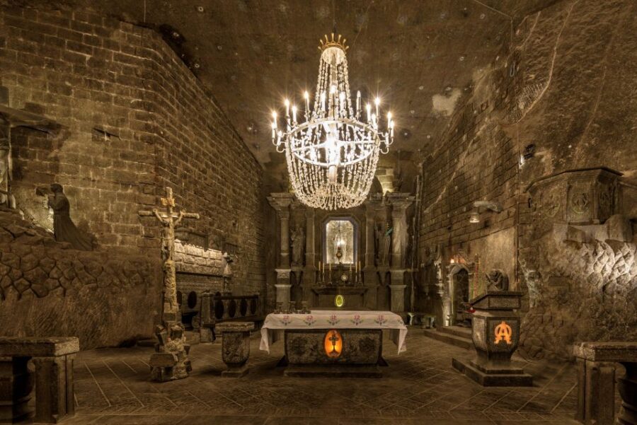 Krakow: Schindler's Factory, Jewish Ghetto & Salt Mine Tour - Practical Pacing for a 7-Hour Day: What Feels Smooth vs. What Doesn’t